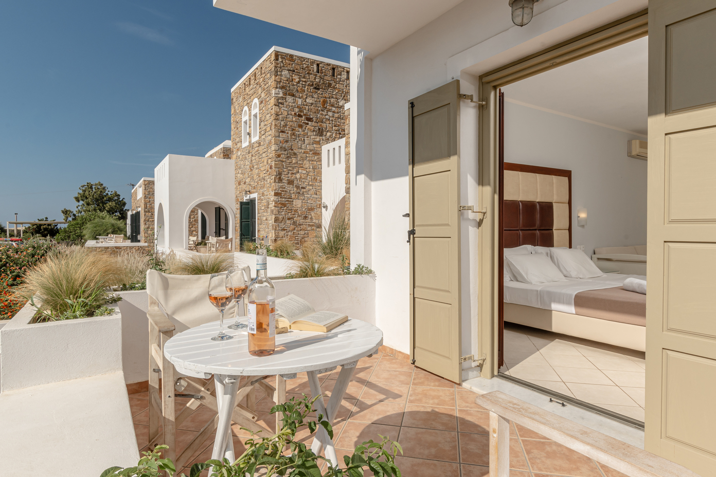Book your wedding day in Plaka Hotels